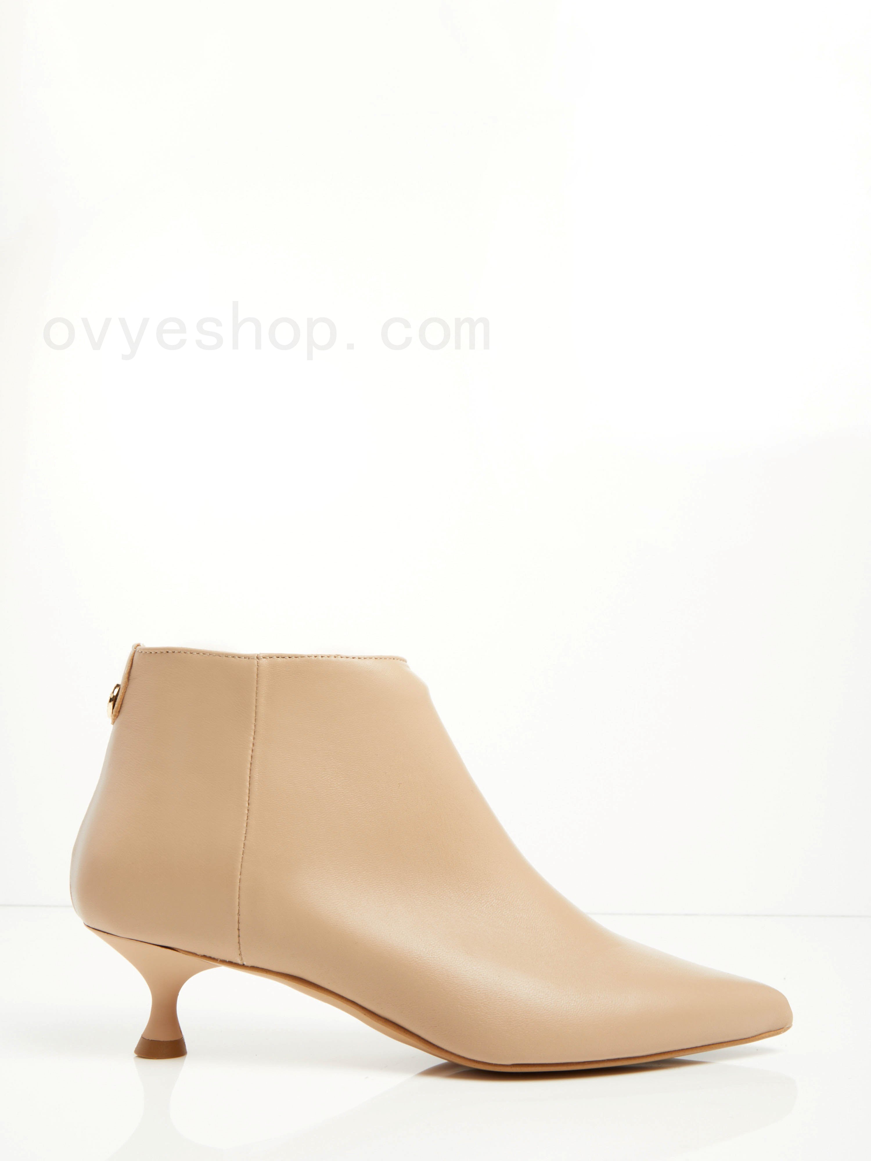 Sconti Fino Al 70% Leather Ankle Boots F0817885-0411